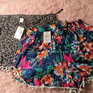 Set 2 Black/White & Tropical Floral Print Shorts